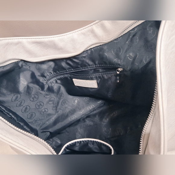 JEANE & JAX Vegan Soft Shoulder Hobo Bag in Light Gray - Picture 7 of 9